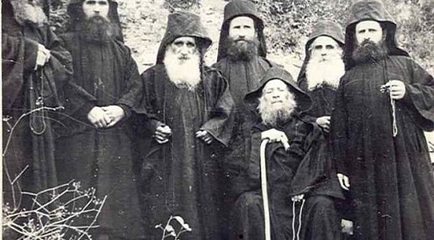 Божий труд: как живут монахи в православных монастырях