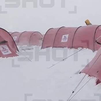 Состояние застрявших в горах Антарктиды российских альпинистов описали словом «кайфуют»