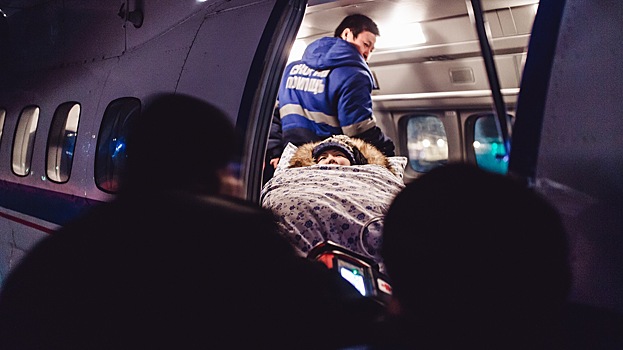 С помощью автопоездов и вертолётов