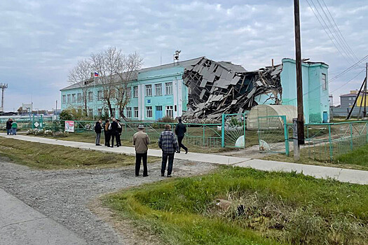 Прокуратура выявила нарушения после обрушения школы в Новосибирской области