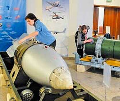 В Челябинске Путину покажут атомную бомбу и рубашку Курчатова