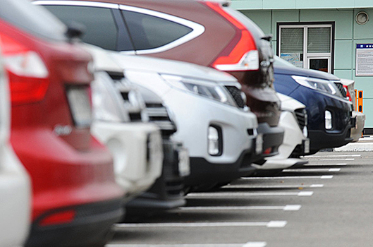 ГИБДД считает нецелесообразной отмену штрафов за нарушение разметки на парковке