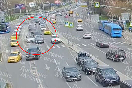 Массовая авария с участием четырех автомобилей произошла в Москве