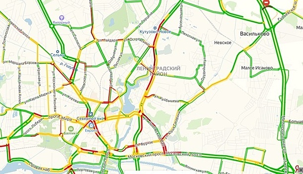 На ул. Невского машины встали в трёхкилометровой пробке из-за двух ДТП