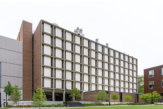 «Случилось немыслимое»: минимум два человека убиты при расстреле в университете