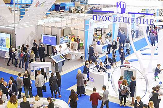 Более 500 учителей Москвы получили бесплатные юрконсультации на форуме «Город образования»