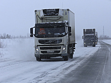На ледовой переправе между Салехардом и Лабытнанги открыли движение для большегрузов
