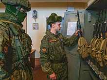 Зарплаты служивым проиндексируют в октябре