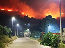 «Теперь кромешный ад»: как жители юга Европы борются с мощными пожарами