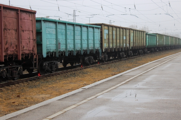 В Екатеринбурге поезд сошел с рельсов — СК организовал проверку