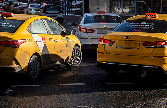 Личные автомобили теряют популярность у россиян