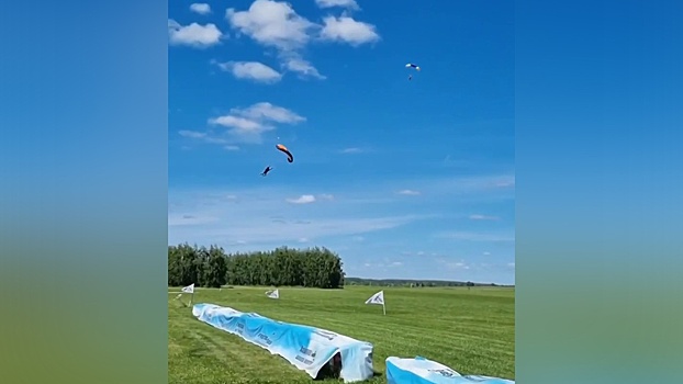 Смертельный прыжок с парашютом рязанского бизнесмена в Коломне попал на видео