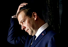 Медведев предупредил о непростых годах