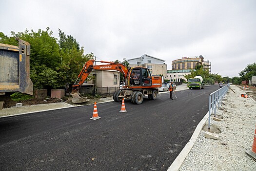 Дороги Владивостока ремонтируют комплексно