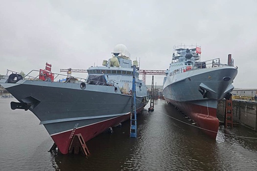 В Татарстане спустили на воду носители "Калибров"  - "Тайфун" и "Виктор Великий"