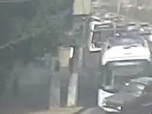 На видео попал момент столкновения «Нивы» и троллейбуса в Волгограде