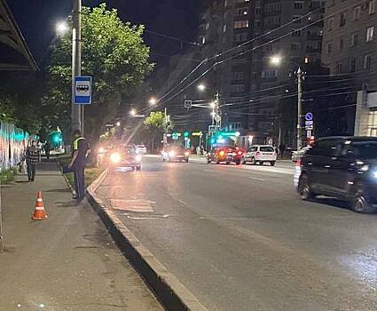 В Кирове самокатчик сбил пенсионерку и скрылся