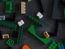 Мужчина вытащил из носа пролежавшую там 26 лет деталь Lego