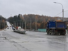 На мосту через Яченку уложили нижний слой асфальта