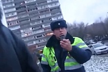 Московских гаишников обвинили в попытке задушить пешехода