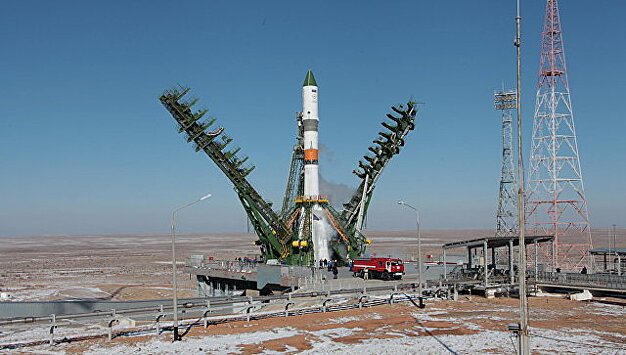 На Байконуре установили ракету с самым быстрым "Прогрессом"