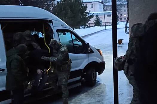 ФСБ показала видео задержания готовившего диверсии на железной дороге россиянина