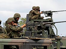 WSJ: Вашингтон выделил $27 млрд на помощь Киеву, но оборонные предприятия США не справляются