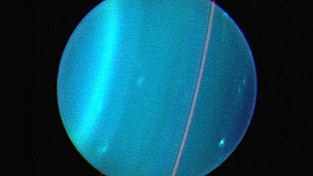 Астрономы объяснили вращение Урана на боку