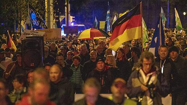 Антиамериканский митинг в Германии закончился столкновениями с полицией