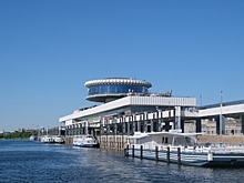 Волгоград посетил 4-палубный круизный лайнер «Мустай Карим»