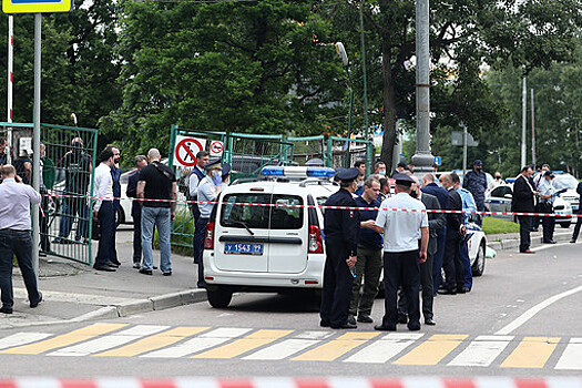 Напавшего на полицейских в Москве проверят на причастность к экстремизму