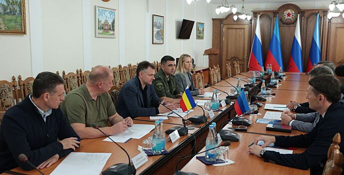 Юрий Слюсарь встретился в Луганске с главой ЛНР