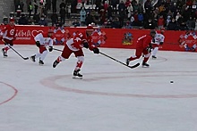 Андрей Воробьев поделился видео с матча легенд хоккея с жителями в Видном