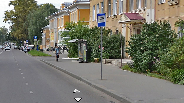 Автобусная остановка рядом с ВоГУ закрыта в связи с ремонтом теплотрассы