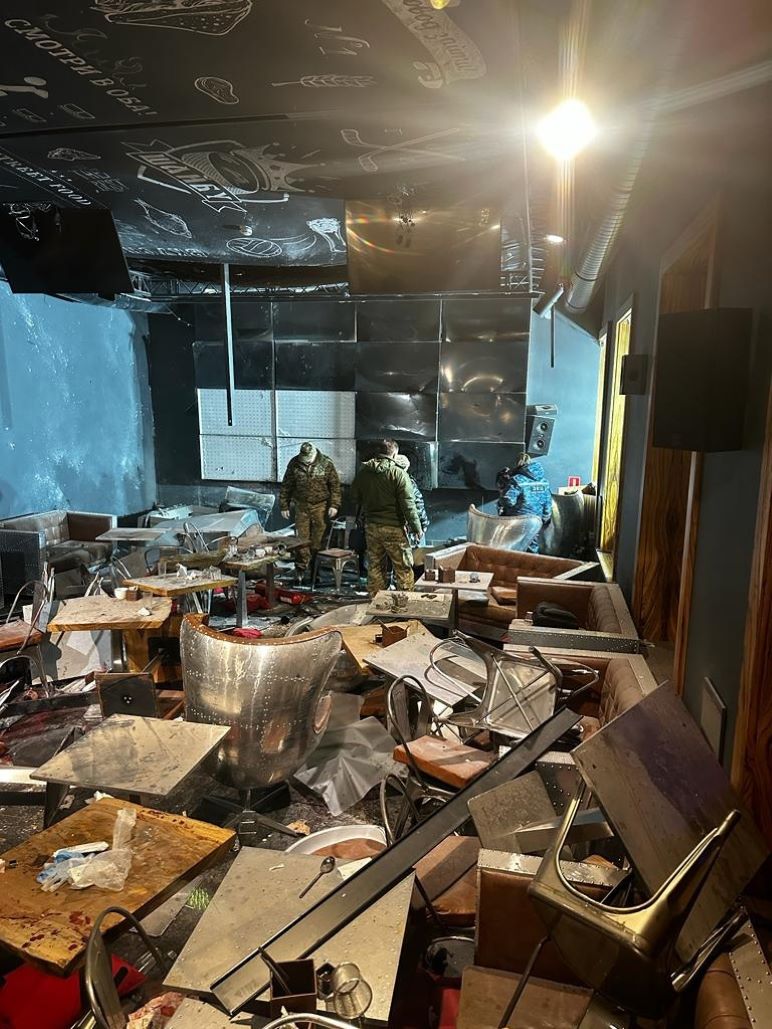 В кафе Санкт-Петербурга произошел взрыв: один человек погиб, 25 пострадали