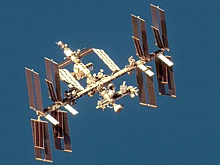 Десять землян встретят Новый год в космосе: Семеро на МКС и трое на "Тяньгуне"