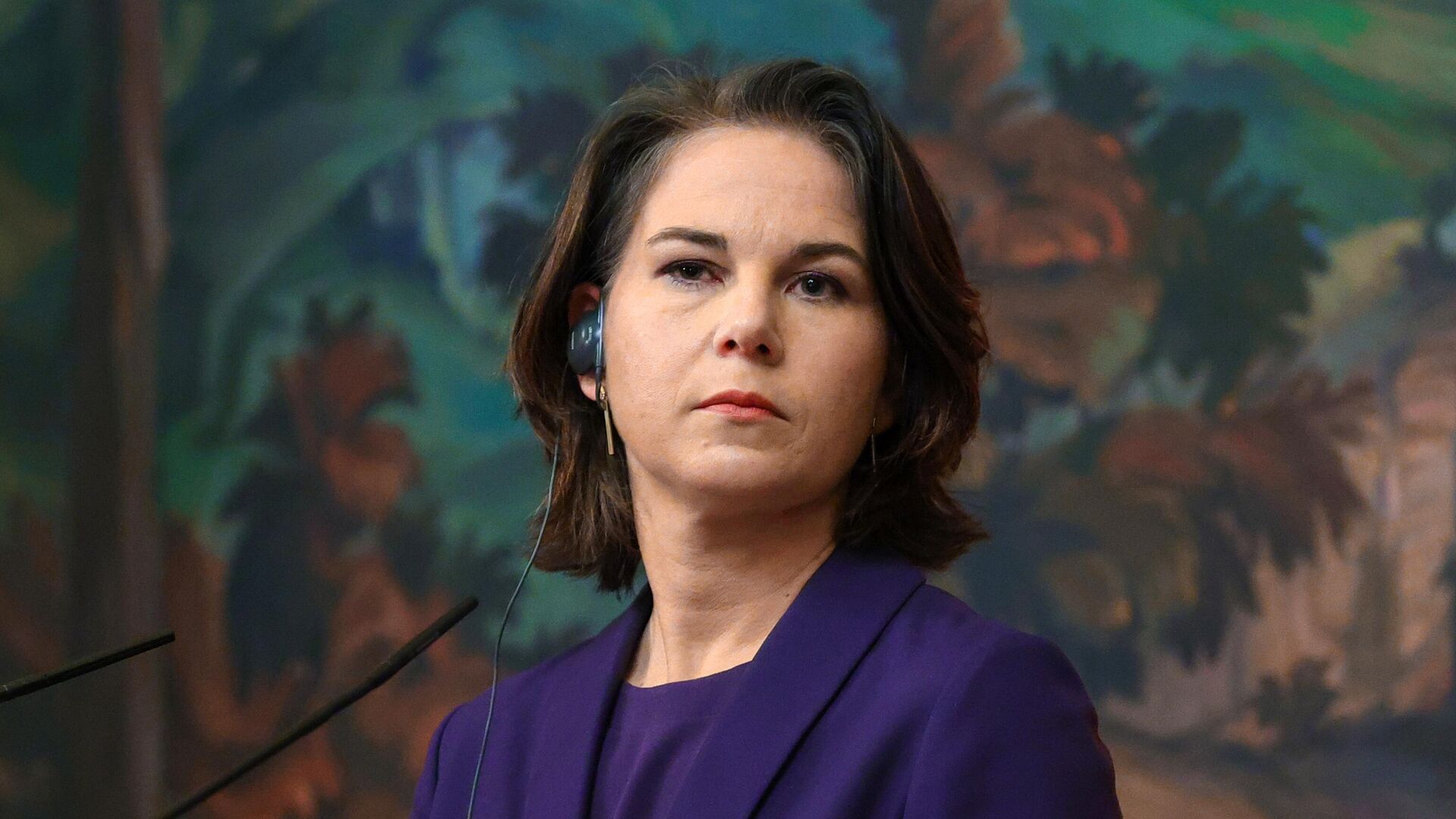 Боуз: Бербок следует чаще молчать после заявления ФРГ об Орешнике