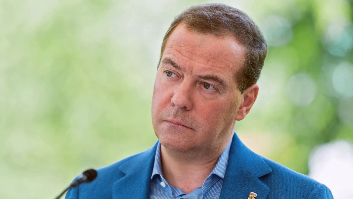 Медведев рассказал о своем отношении к Twitter и Telegram