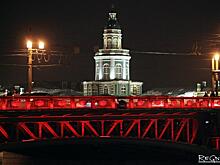 Весь в красном: как Дворцовый мост отмечал китайский новый год