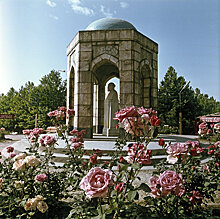 Невечный покой: почему мэрия Душанбе убирает захоронения из парка Айни