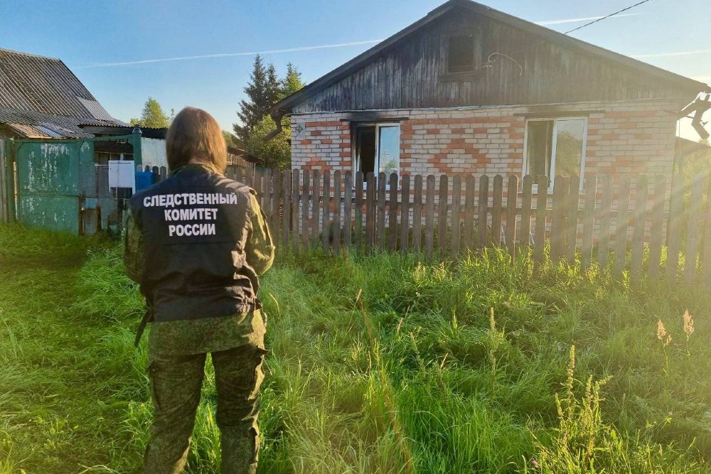Три человека погибли при пожаре в Новгородской области