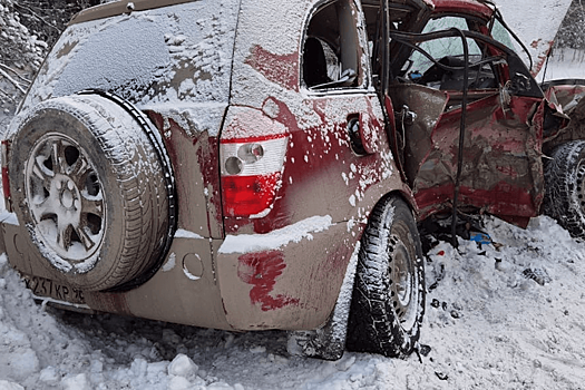 Два человека погибли в страшной аварии под Нижним Тагилом