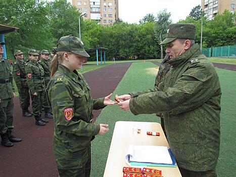 Кадеты из Южнопортового приняли участие в военно-спортивной игре «Зарница»
