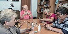 В Карталах пожилые люди осваивают технику «торсион-папье»