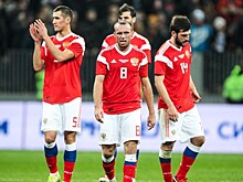 Сборная России по футболу прибыла в Петербург на матч с Испанией