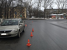 Женщина с ребенком попала под машину в Вологде
