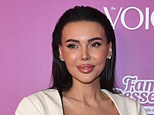 Красовалась в купальнике с вырезом: Самойлова показала фигуру после праздников
