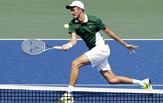 Медведев вышел в четвертьфинал турнира в США