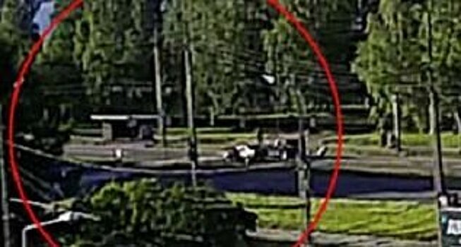 На набережной Варкауса сбили девочку-подростка на самокате