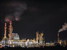 Российским нефтяникам сохранили штрафы за выбросы